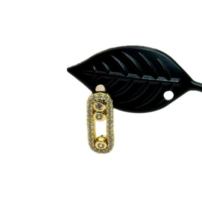 Ατσάλινα οβάλ σκουλαρίκια με στρας σε χρυσό χρώμα