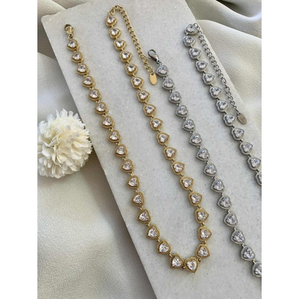 Γυναικείο κολιέ ριβιέρα από ανοξείδωτο ατσάλι με ζιργκόν καρδούλες σε ασημί χρώμα