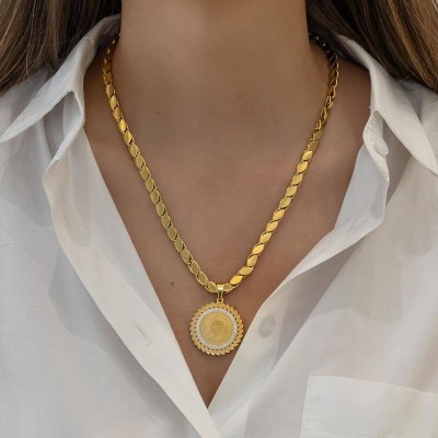 Αλυσίδα λαιμού με χρυσή λίρα και οδοντωτό περίγραμμα