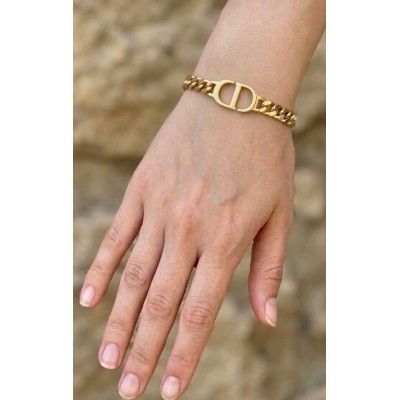 Κομψό ατσάλινο βραχιόλι αλυσίδα σε χρυσό χρώμα
