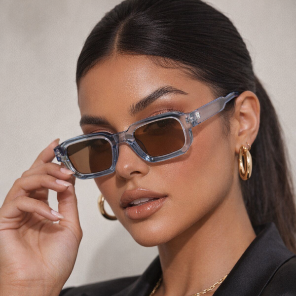Evelyn Clear Blue