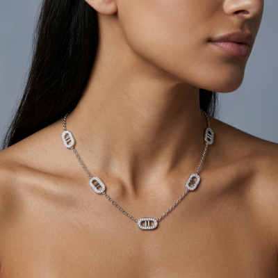 Ατσάλινο κολιέ με οβάλ σχέδια με στρας σε ασημί χρώμα