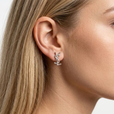 Ανάγλυφα ασημί καρφωτά σκουλαρίκια 