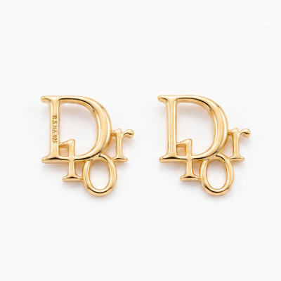 Χρυσά καρφωτά σκουλαρίκια με γράμματα 