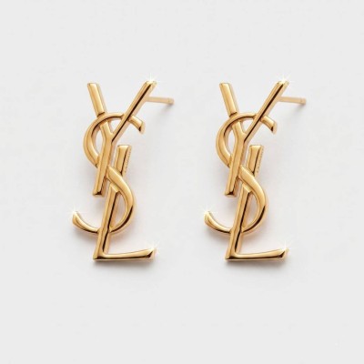 Χρυσά κρεμαστά σκουλαρίκια με ιδιαίτερο σχέδιο