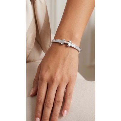 Ατσάλινη χειροπέδα "Η" σε ασημί με στρας