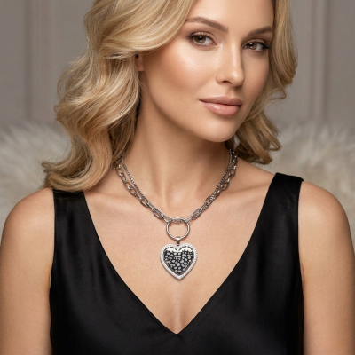 Αλυσίδα λαιμού με καρδιά σε ασημί χρώμα