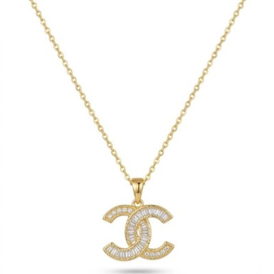 Κολιέ από ανοξείδωτο ατσάλι με περίτεχνο σχέδιο σε χρυσό χρώμα 